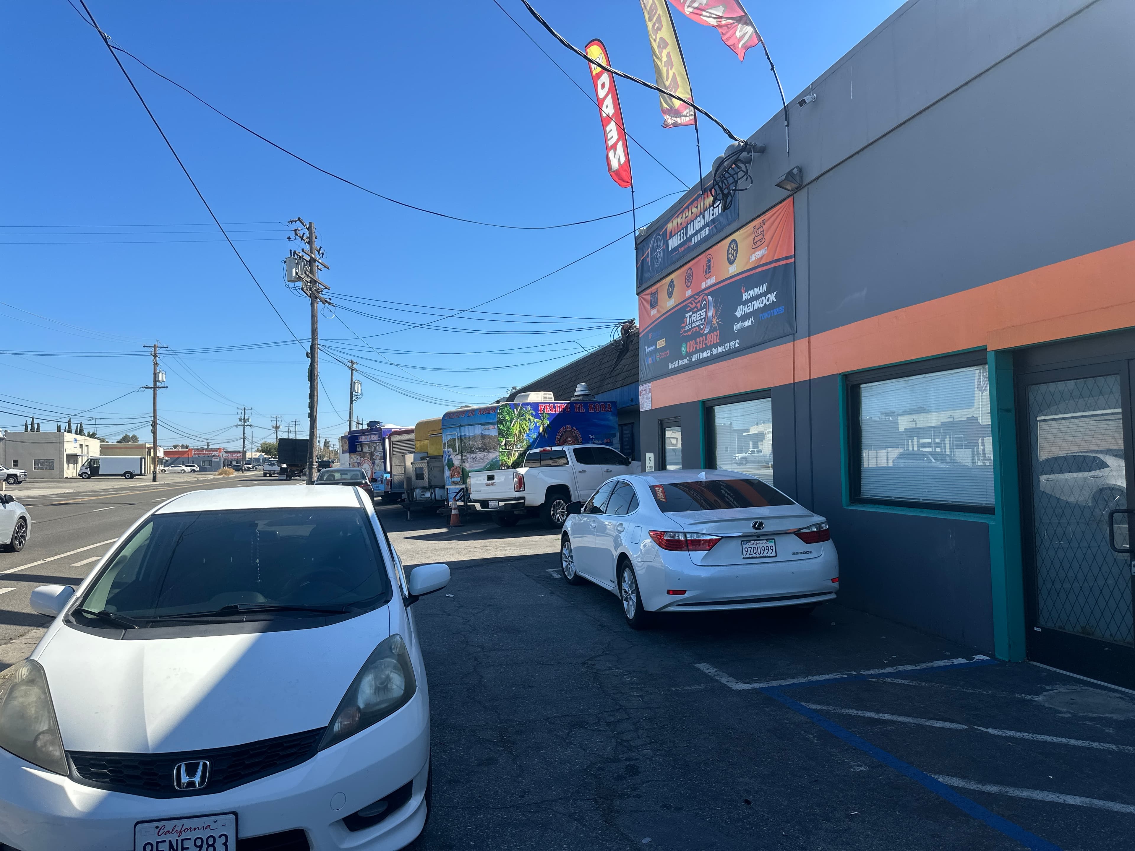 Tires SOS Rescue parking area and entrance